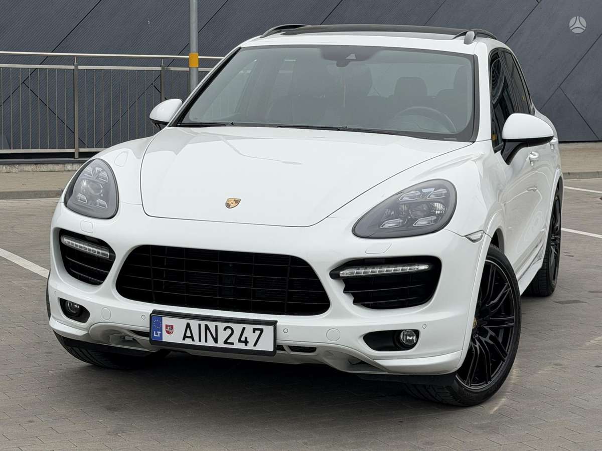 Porsche Cayenne - 2