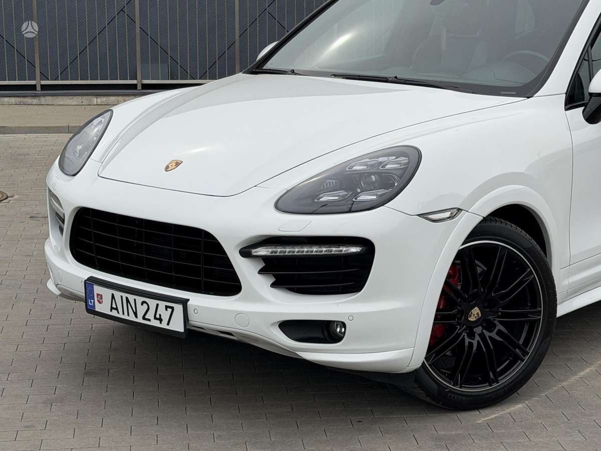 Porsche Cayenne - 4
