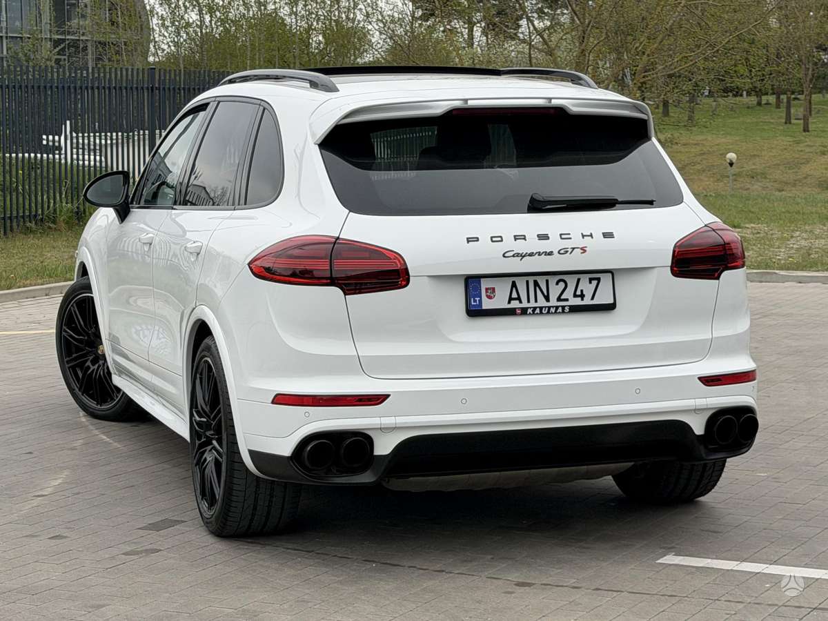 Porsche Cayenne - 7