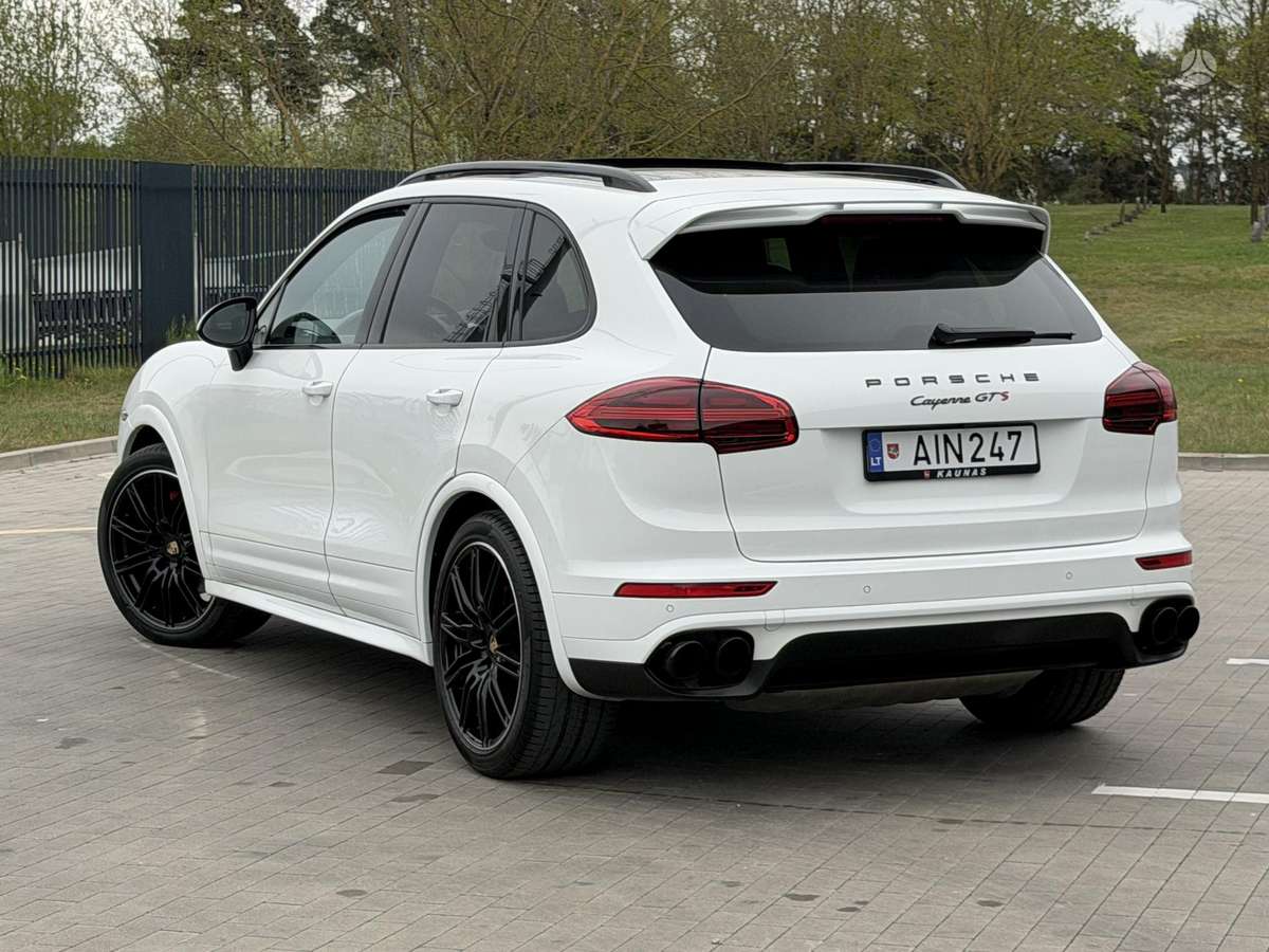 Porsche Cayenne - 6