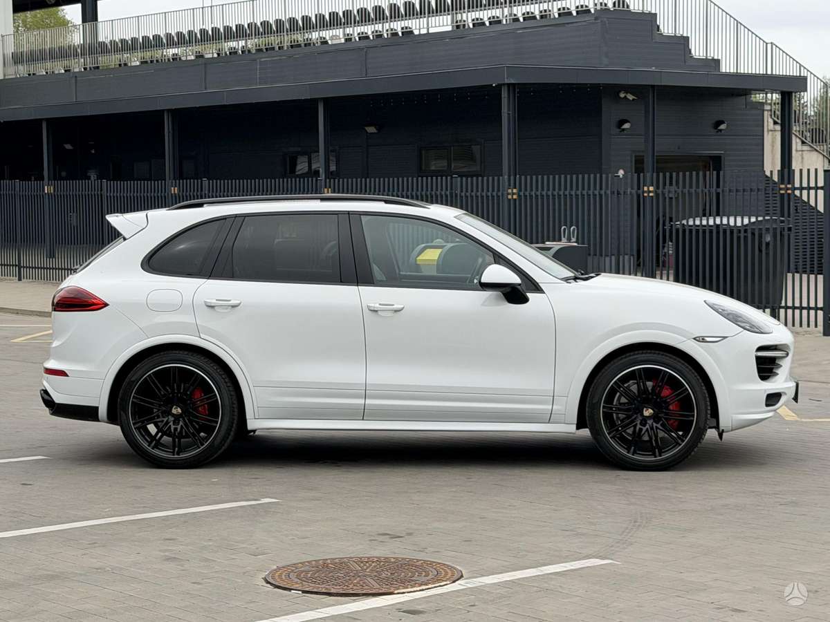 Porsche Cayenne - 12