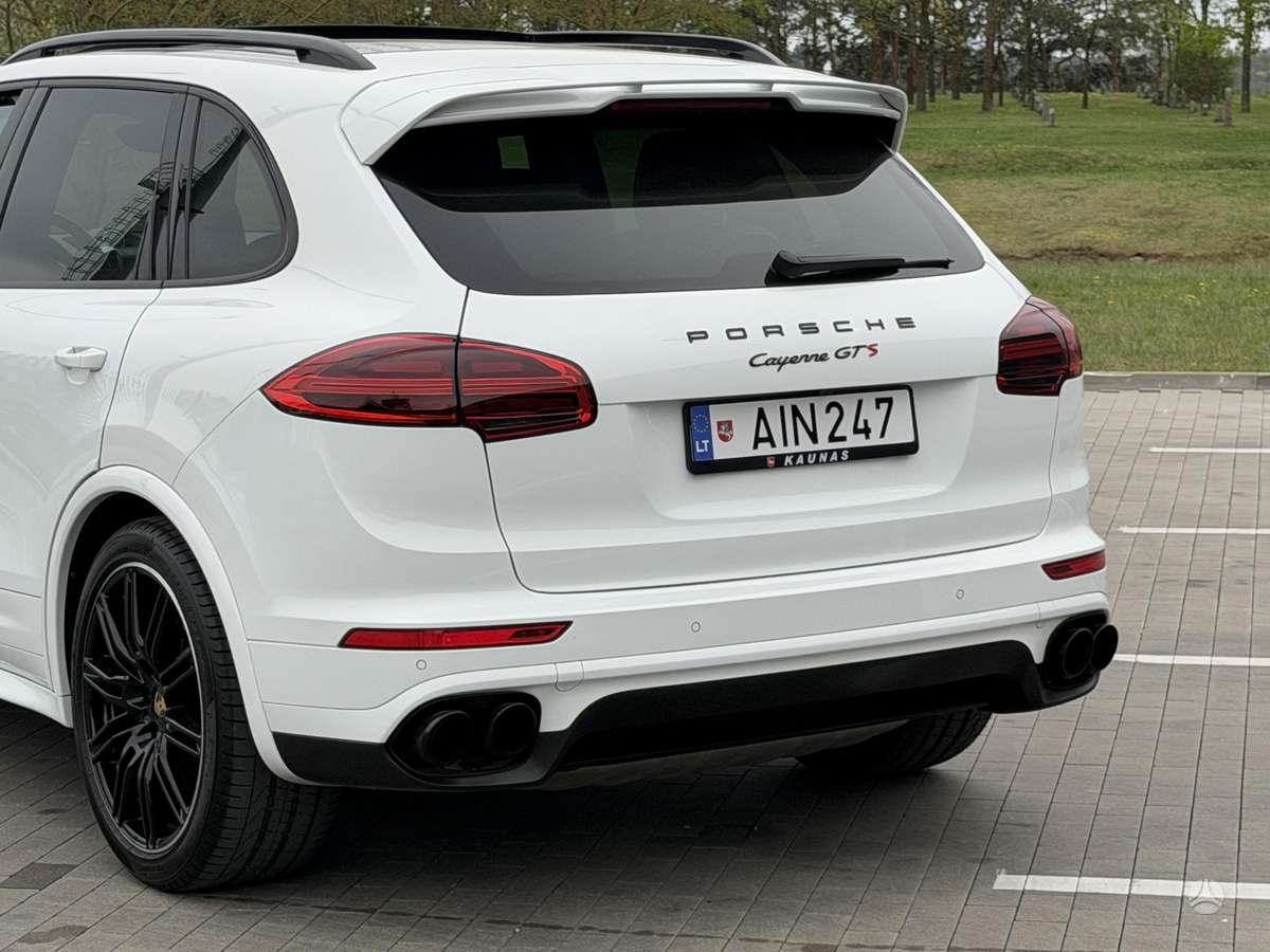 Porsche Cayenne - 8