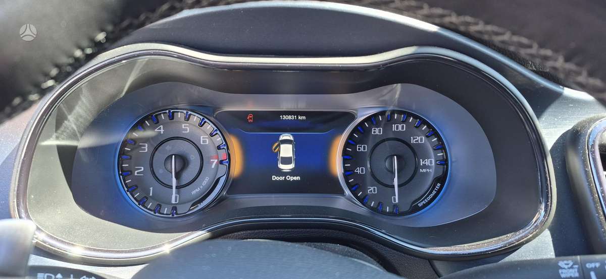 Chrysler 200, 3.6 l., sedanas