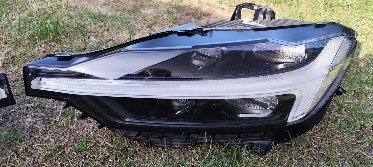 Volvo XC60, 32404709, lights