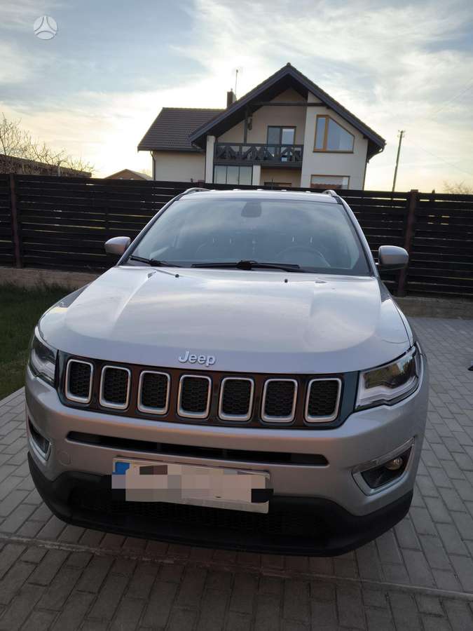 Jeep Compass, 2.4 l., off-road / crossover