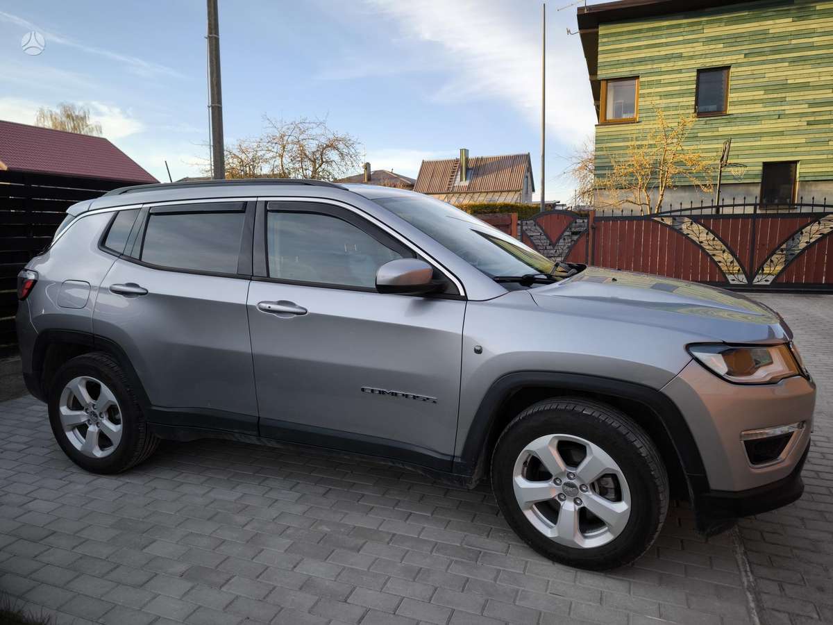 Jeep Compass, 2.4 l., off-road / crossover