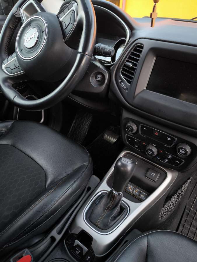 Jeep Compass, 2.4 l., off-road / crossover