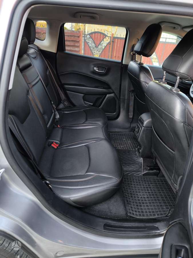 Jeep Compass, 2.4 l., off-road / crossover