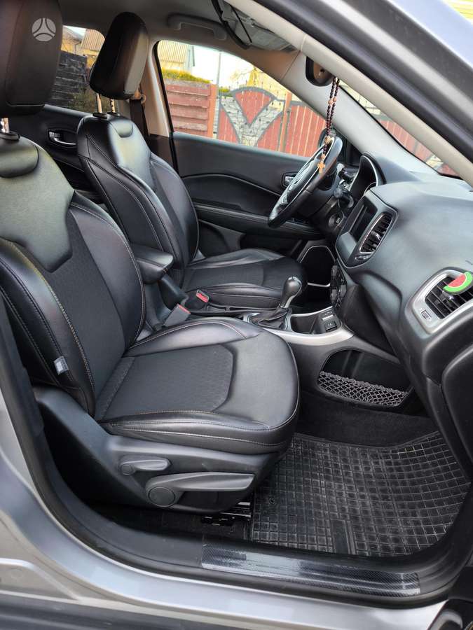 Jeep Compass, 2.4 l., off-road / crossover