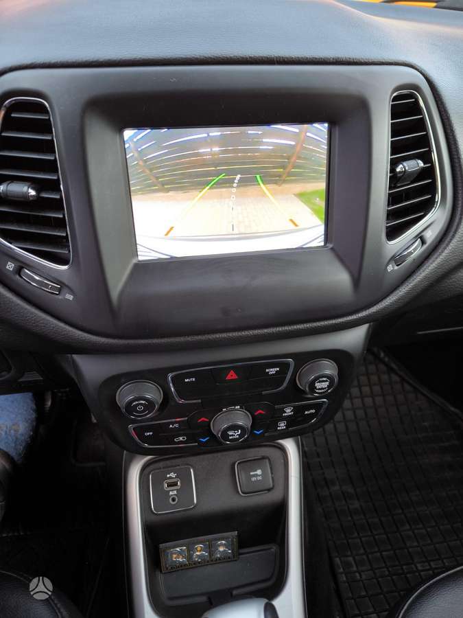 Jeep Compass, 2.4 l., off-road / crossover