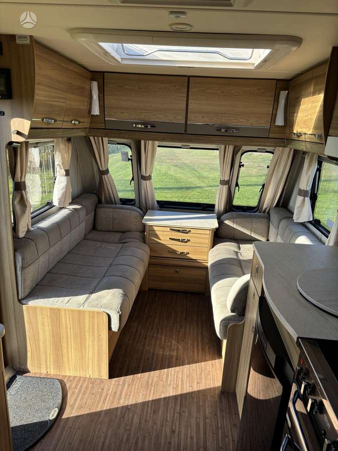 Bürstner Lunar, Elddis Sterling, caravans