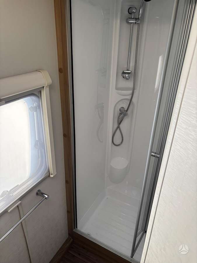 Bürstner Lunar, Elddis Sterling, кемперы