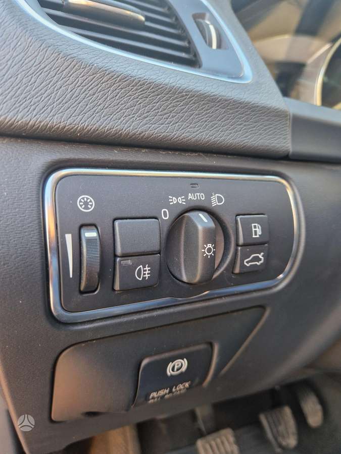 Volvo S60, 2.0 l., Седан