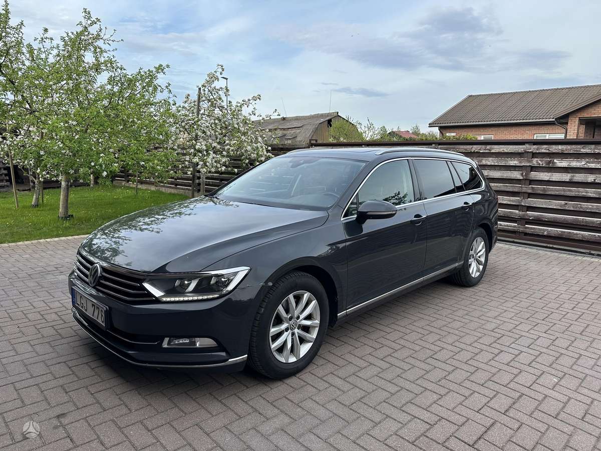 Volkswagen Passat - 1