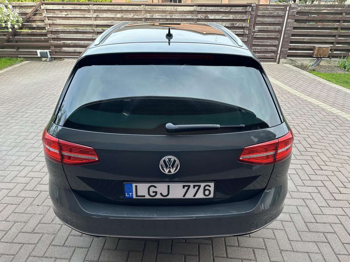 Volkswagen Passat - 8
