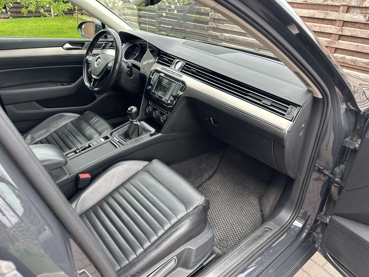 Volkswagen Passat - 10