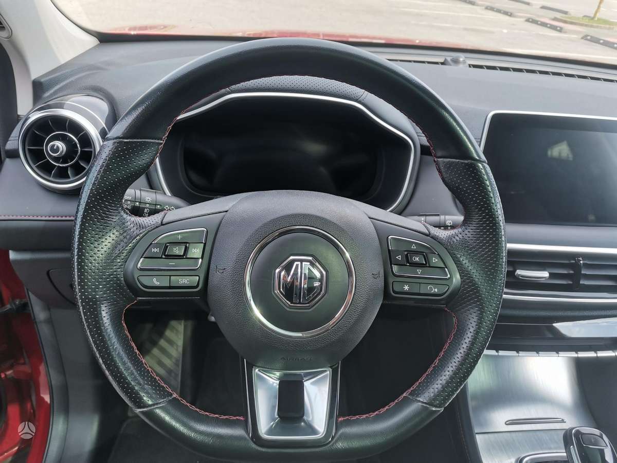 MG EHS, 1.5 l., off-road / crossover