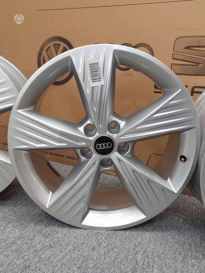 Audi Q4 E-Tron, lengvojo lydinio, R19