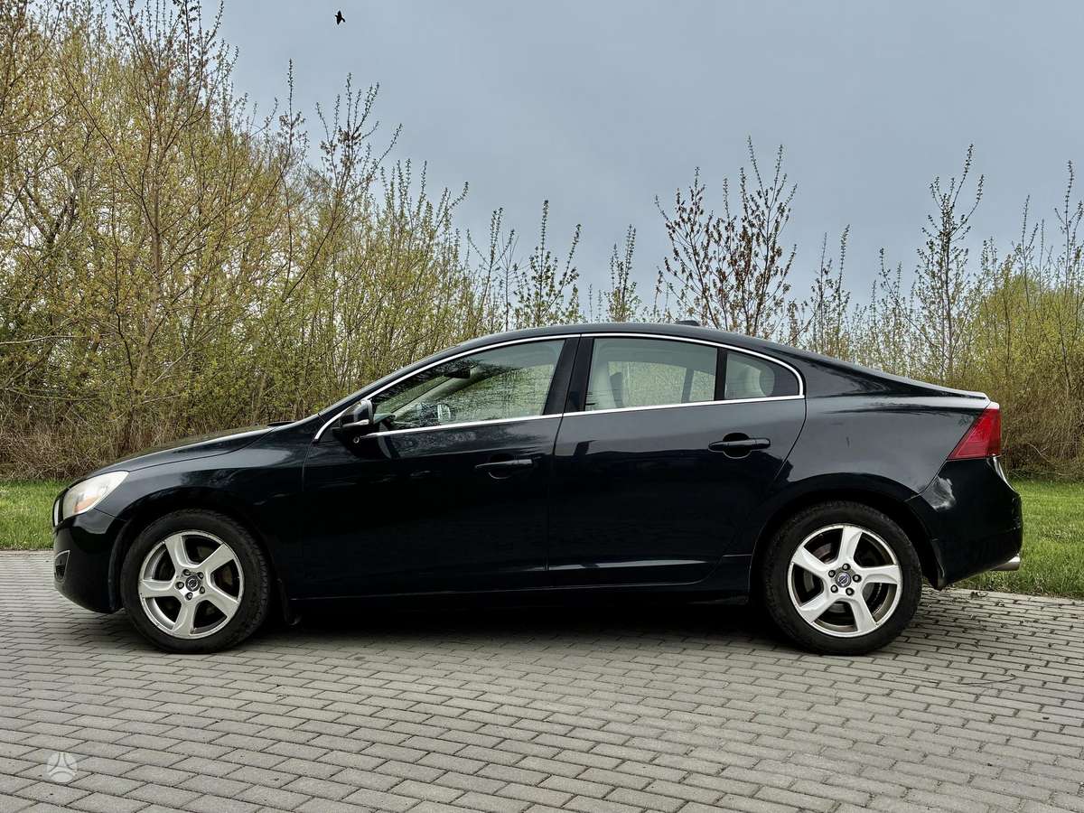 Volvo S60, 2.5 l., Седан