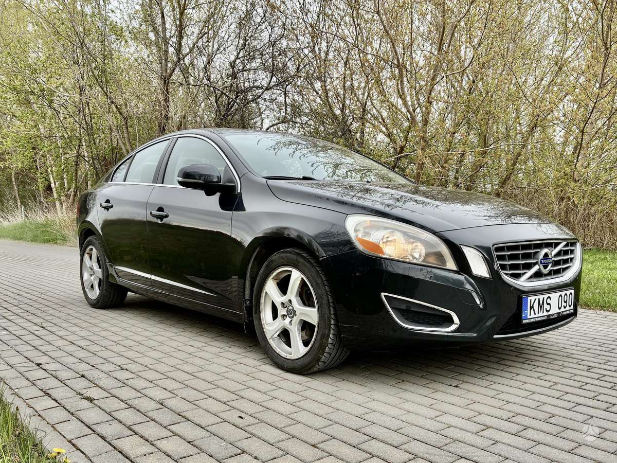Volvo S60, 2.5 l., Седан