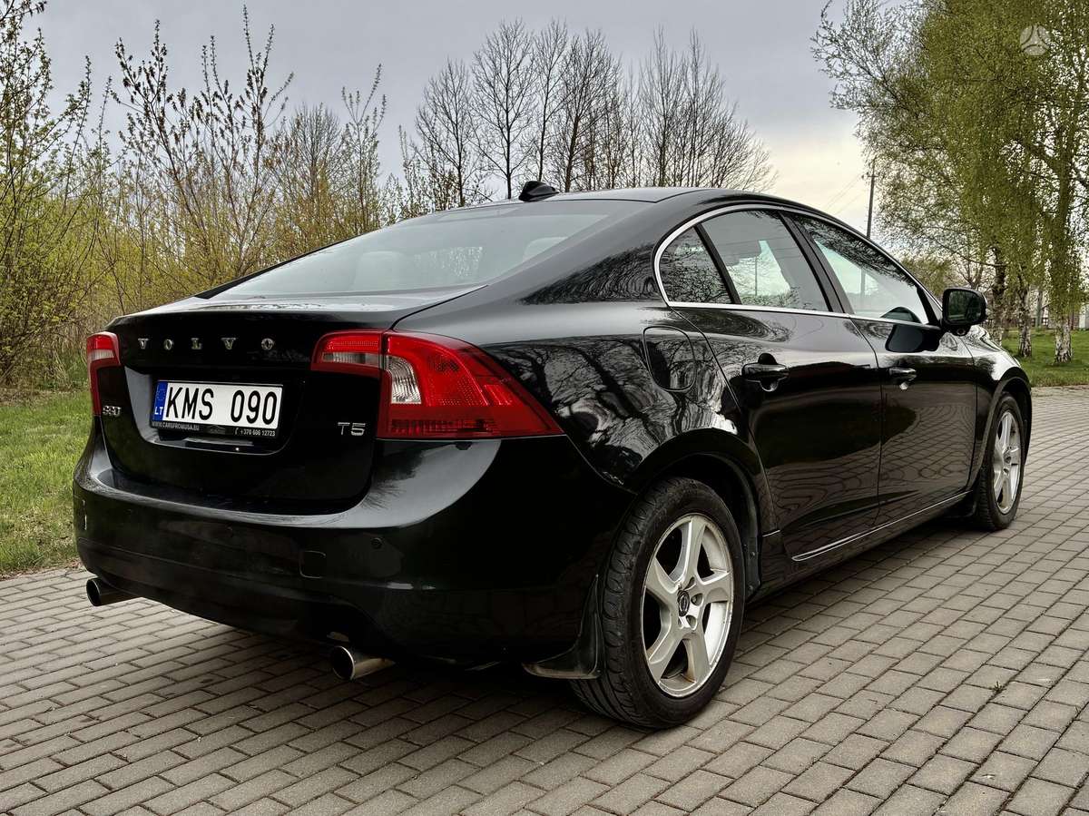 Volvo S60, 2.5 l., Седан
