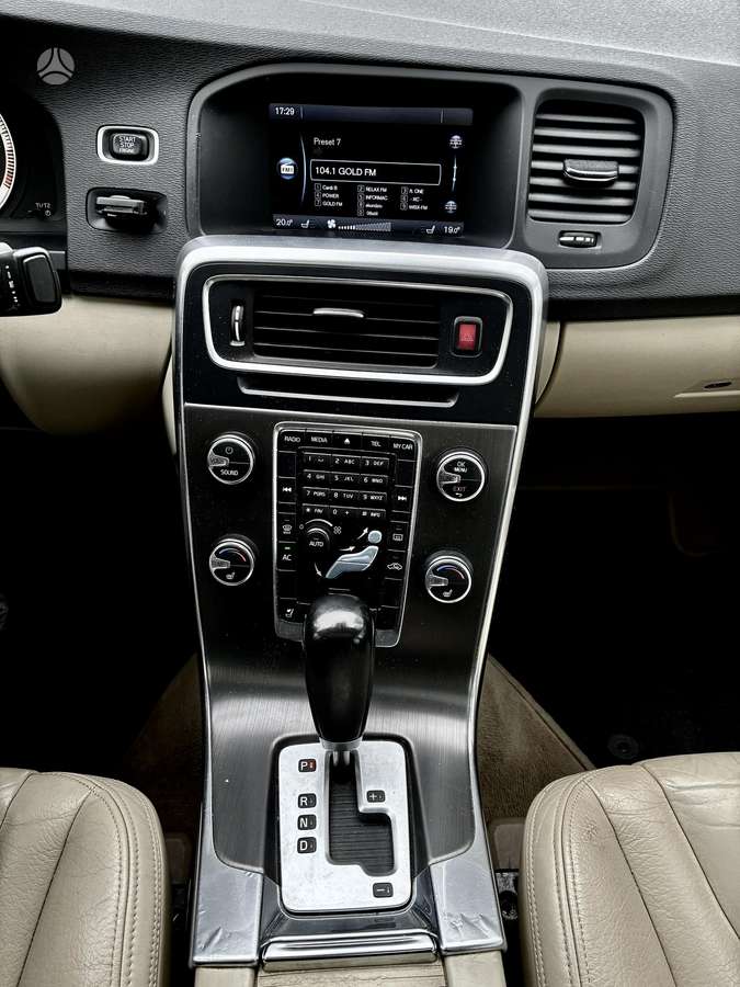 Volvo S60, 2.5 l., Седан