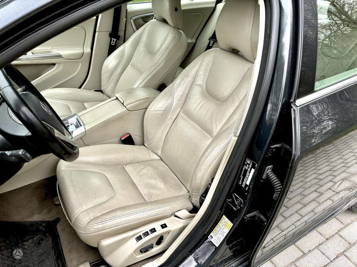 Volvo S60, 2.5 l., Седан