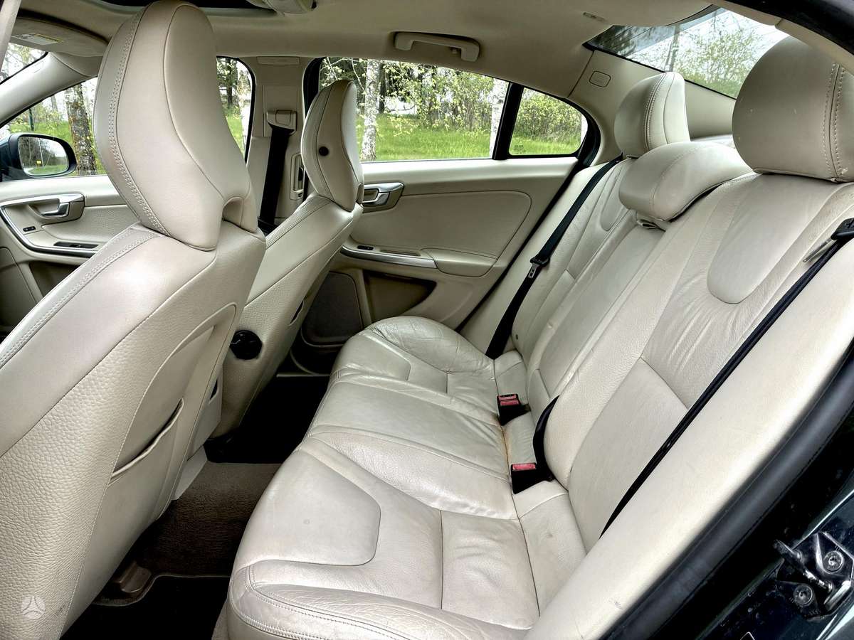 Volvo S60, 2.5 l., Седан