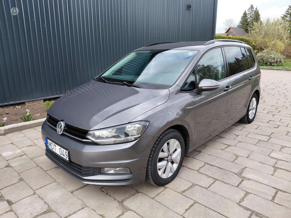 Volkswagen Touran - 1