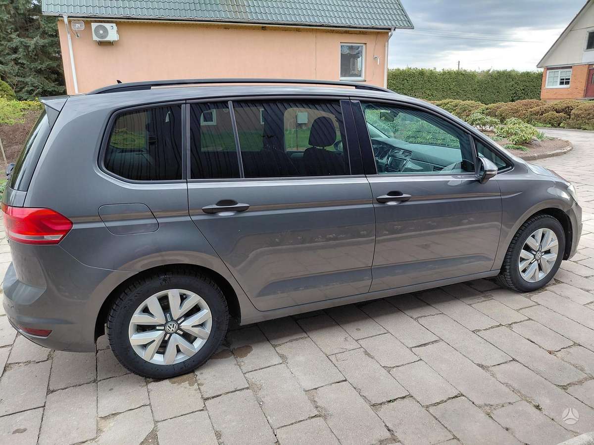 Volkswagen Touran - 4