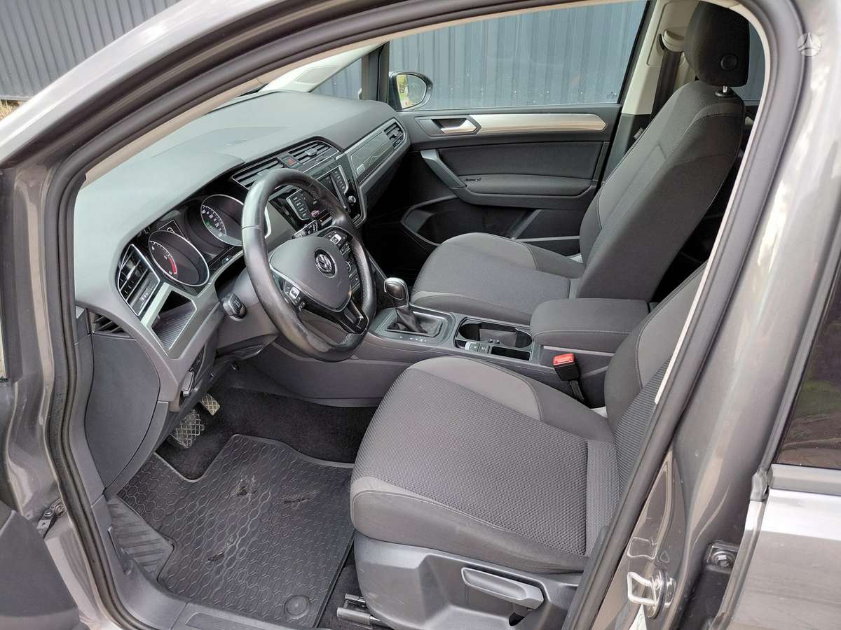 Volkswagen Touran - 8