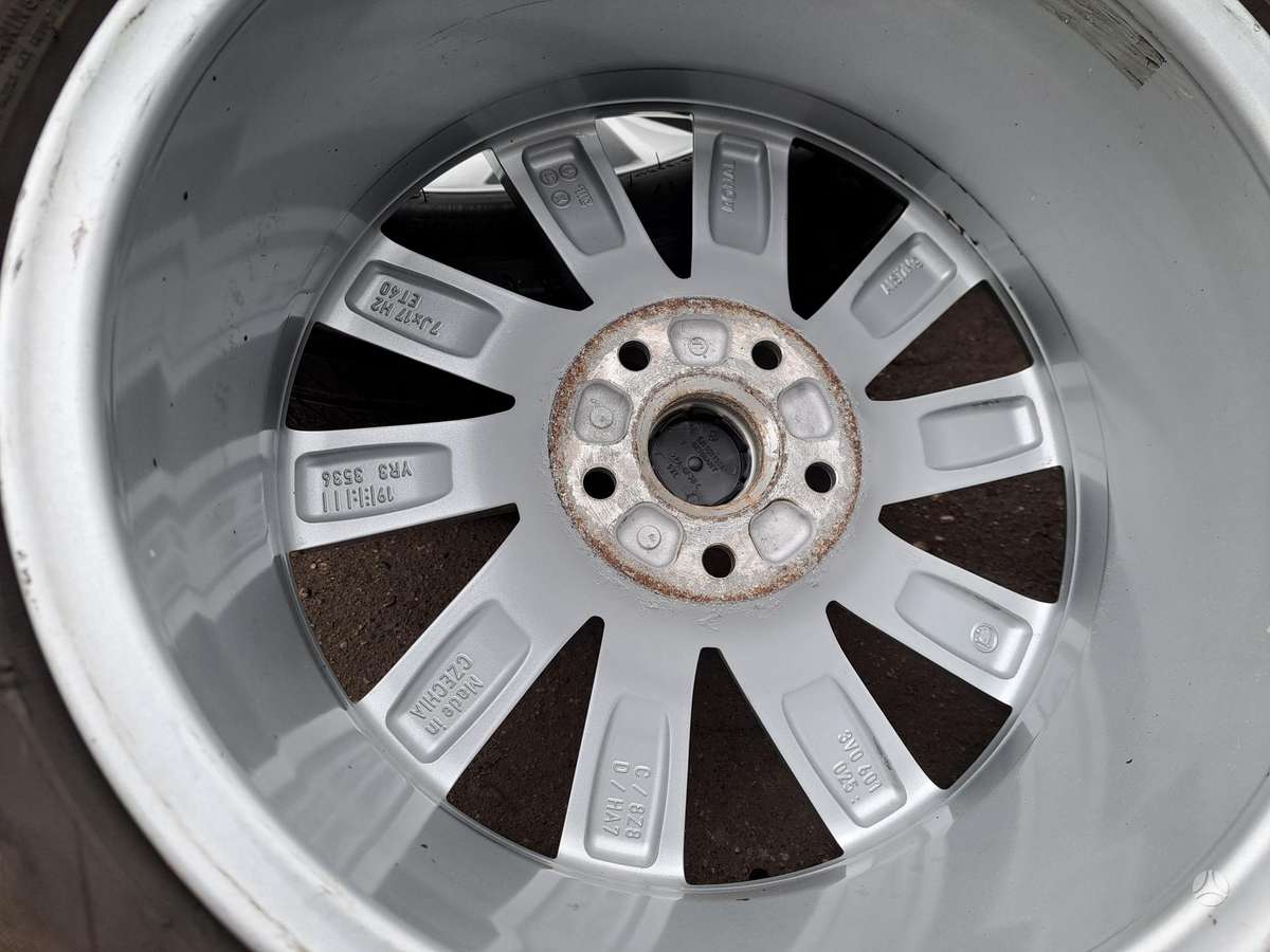 Skoda Superb, lengvojo lydinio, R17