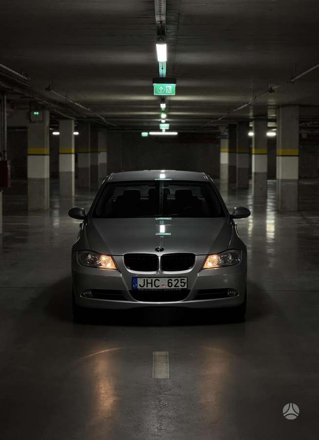BMW 330, 3.0 l., Седан