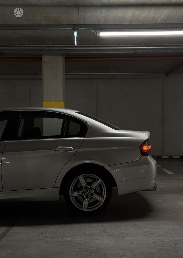 BMW 330, 3.0 l., Седан