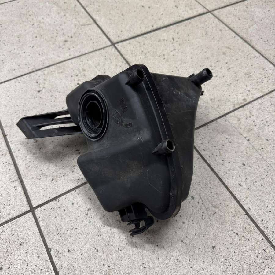 Audi RS 5 kėbulo dalys