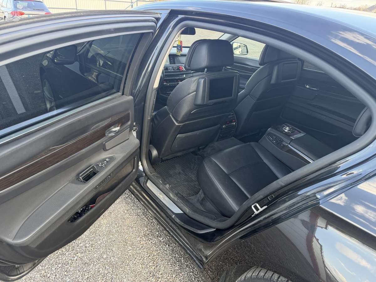 BMW 730, 3.0 l., Седан