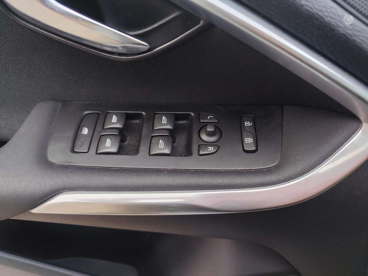 Volvo V40, 1.6 l., hatchback