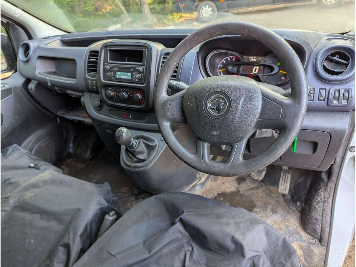 Opel Vivaro engine