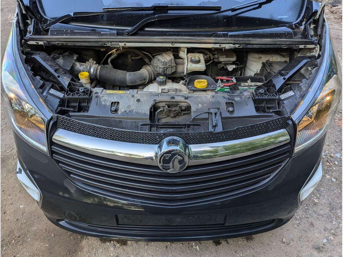 Opel Vivaro engine