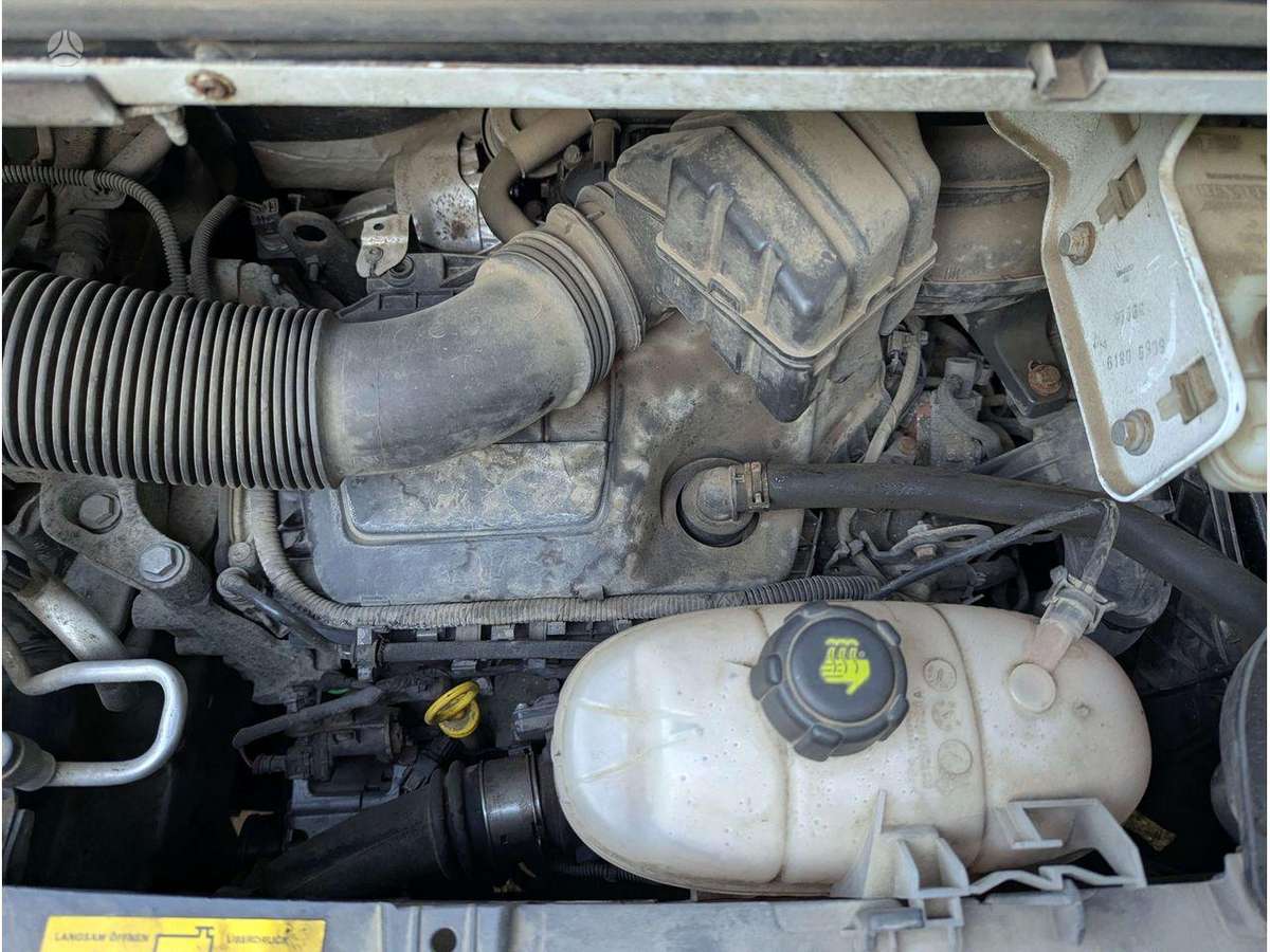 Opel Vivaro variklis