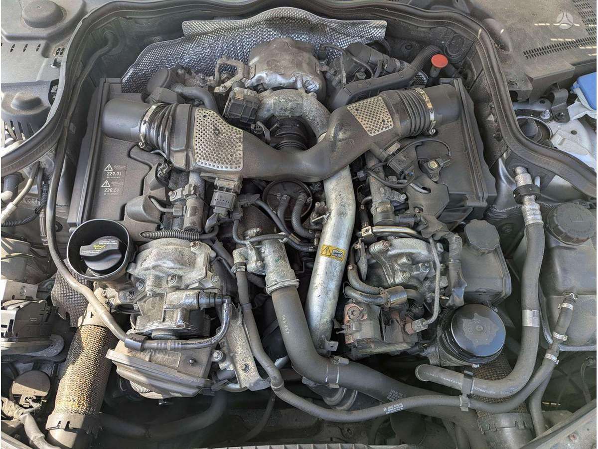 Mercedes-Benz CLS320 engine