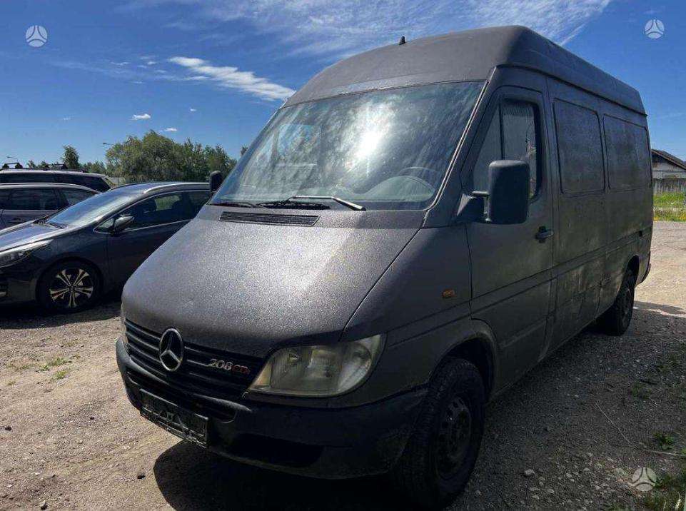 Mercedes-Benz Sprinter, cargo vans