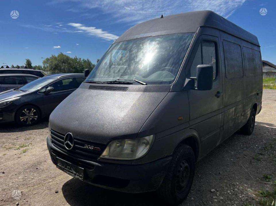 Mercedes-Benz Sprinter, preču
