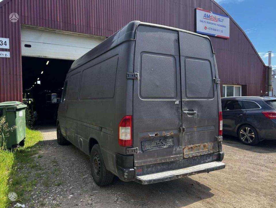 Mercedes-Benz Sprinter, preču