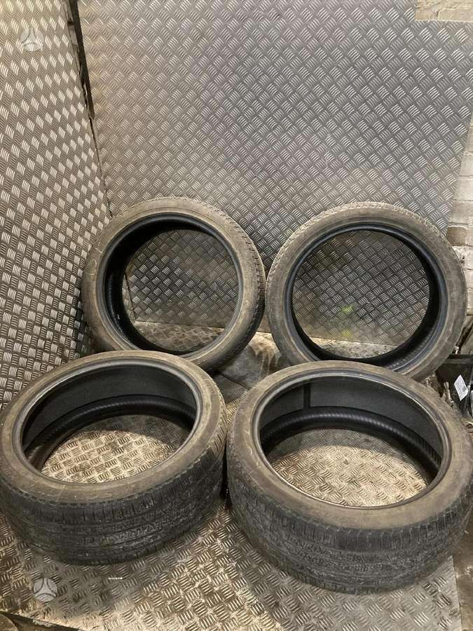 Pirelli, summer 275/40 R22