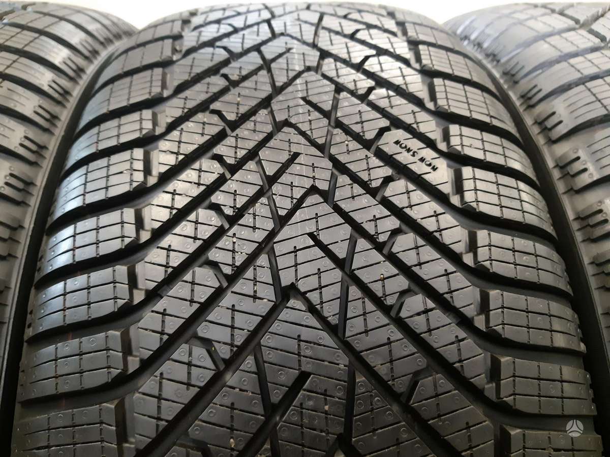 Pirelli 2025m Scrp. Winter 2 85%, žieminės 285/35 R23