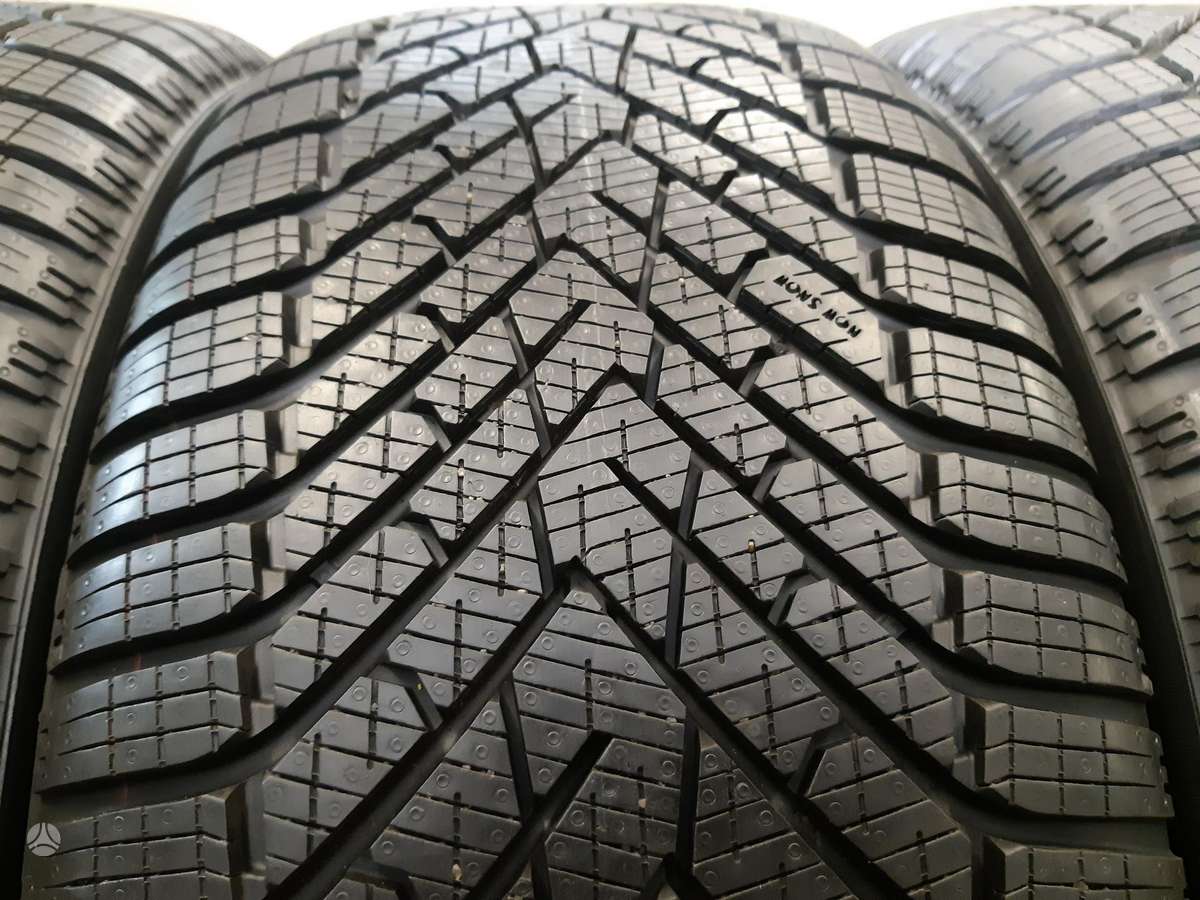 Pirelli 2025m Scrp. Winter 2 85%, зимние 285/35 R23