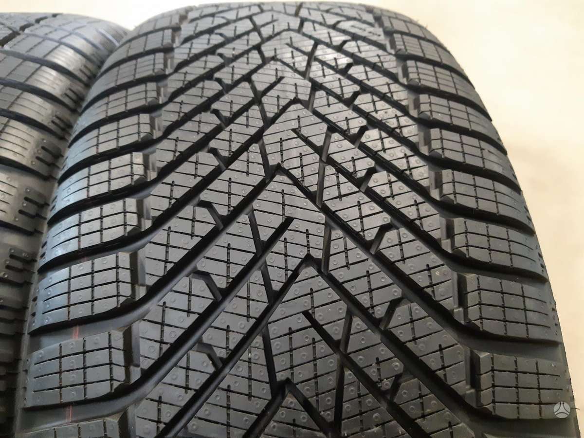Pirelli 2025m Scrp. Winter 2 85%, зимние 285/35 R23