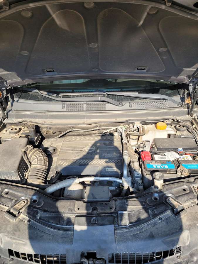 Opel Antara, 2.2 l., off-road / crossover