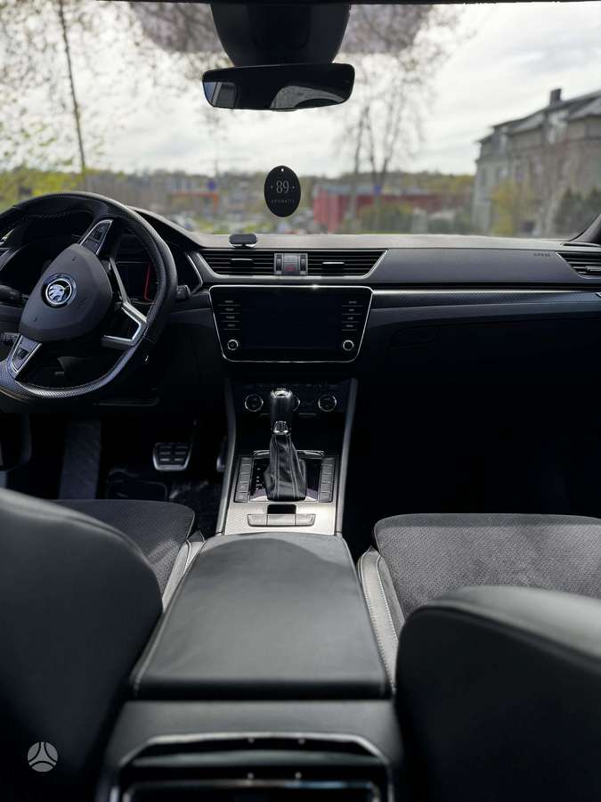 Skoda Superb, 1.5 l., hatchback